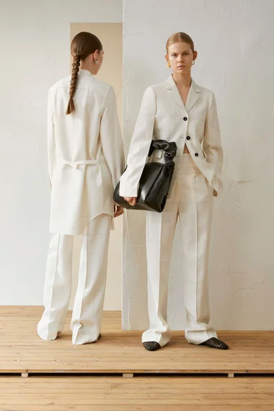 Look 28